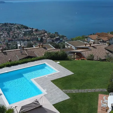 Laura Villa Toscolano Maderno