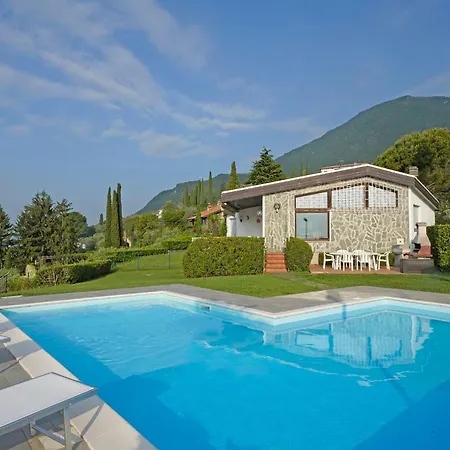 Laura Villa Toscolano Maderno